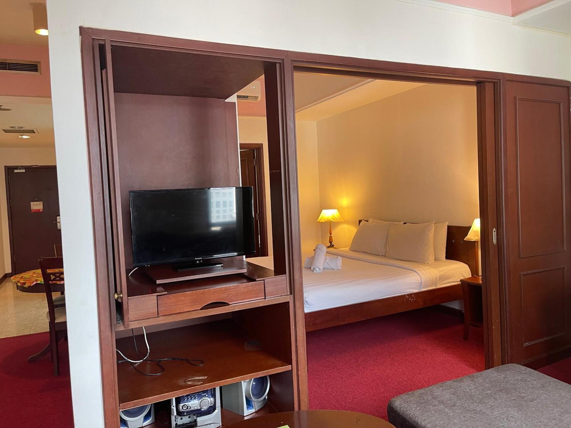 Malaysia Suites At Times Square Kl Pangsapuri